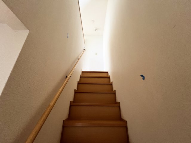 グランドソレーユ B棟の内装|階段