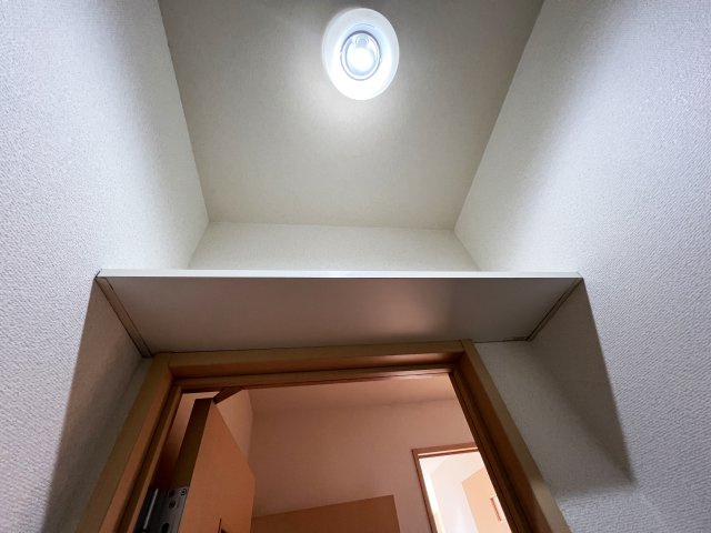 グランドソレーユ B棟の収納|トイレ内棚