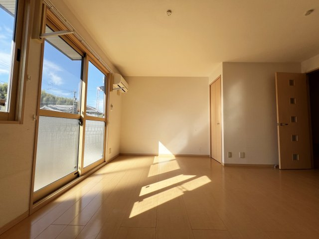 グランドソレーユ B棟の居間・リビング