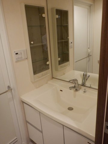 グランベル日暮里アスリアの独立洗面台