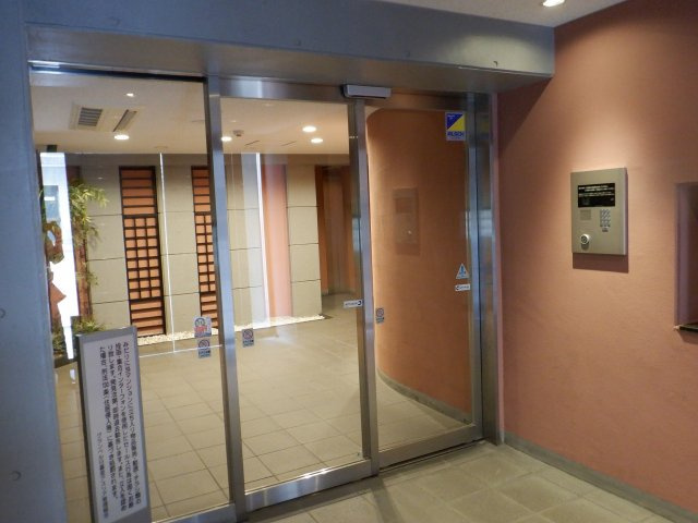 グランベル日暮里アスリアのエントランス