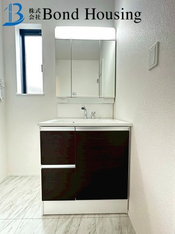 「西明石駅徒歩13分」「畳コーナーあり」西明石町 全2棟A号棟の独立洗面台