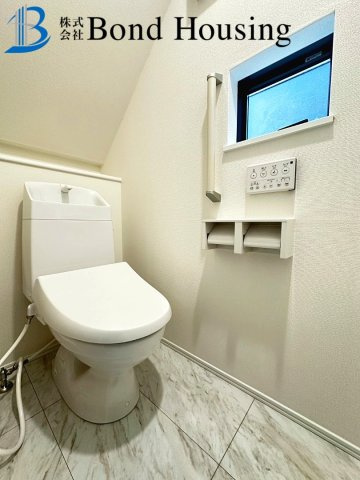 「西明石駅徒歩13分」「畳コーナーあり」西明石町 全2棟A号棟のトイレ