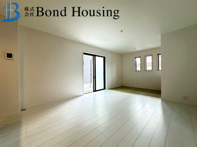 「西明石駅徒歩13分」「畳コーナーあり」西明石町 全2棟A号棟の洋室