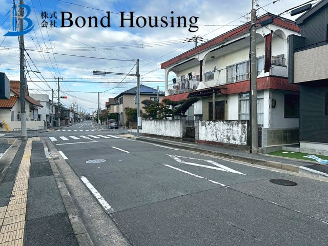 「西明石駅徒歩13分」「畳コーナーあり」西明石町 全2棟A号棟の前面道路含む現地写真