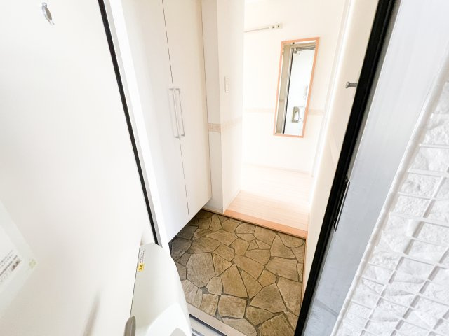 リビングタウン北川添 A棟の玄関