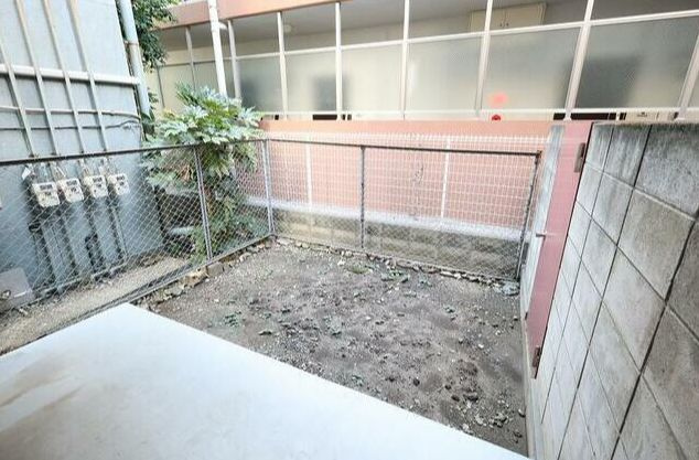 秋桜ハウス川口のバルコニー