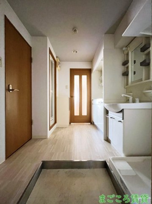 【玄関】 | ミーネ新町館