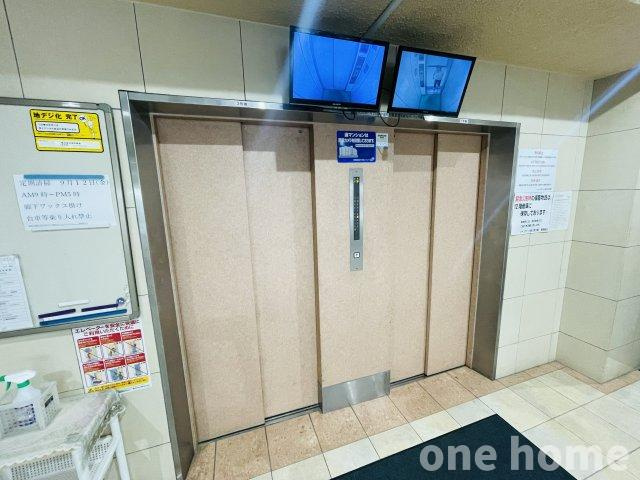 シャンボール第2新大阪のその他共用部分|◆エレベーター２基完備！待ち時間のストレス軽減♪点検中で困ることもありません！
◆防犯カメラが設置され、セキュリティー面にも配慮されています！
