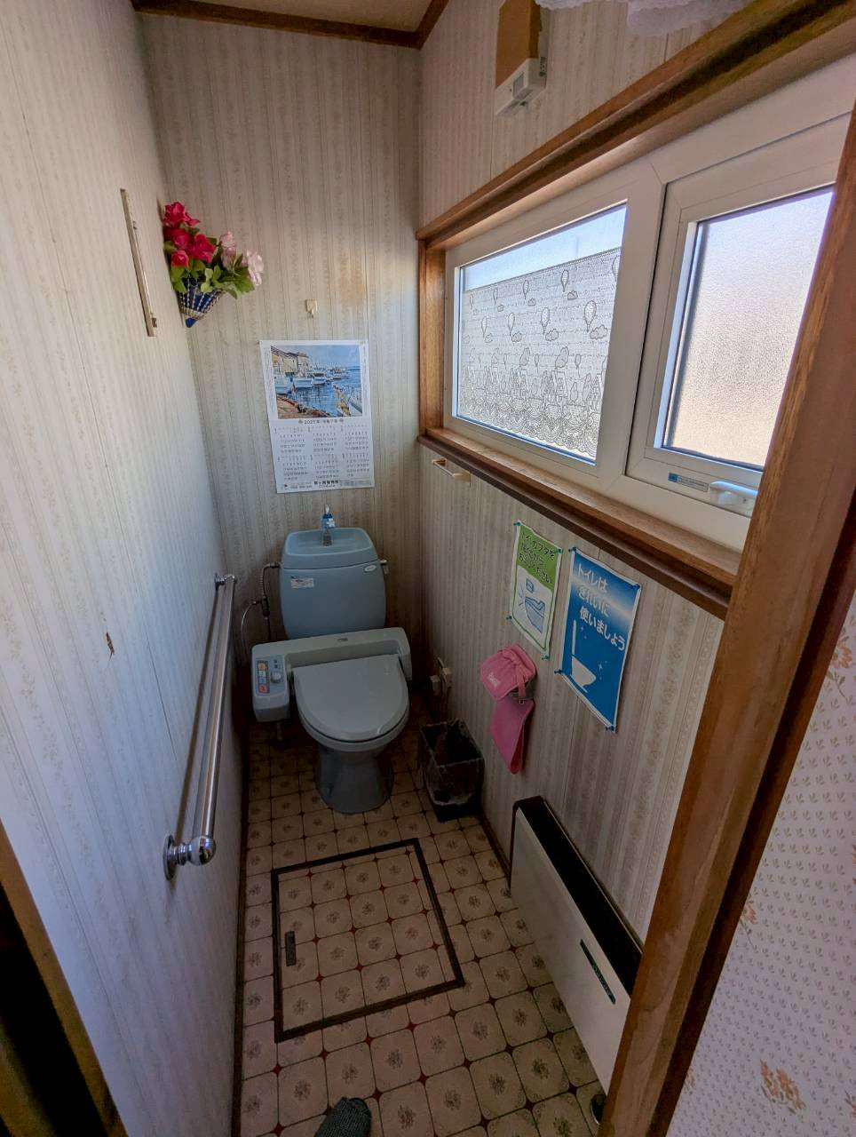 桜ケ岡2丁目　事務所跡中古住宅のトイレ|1階トイレ