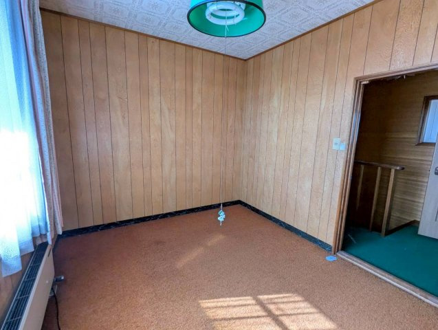 桜ケ岡2丁目　事務所跡中古住宅の玄関