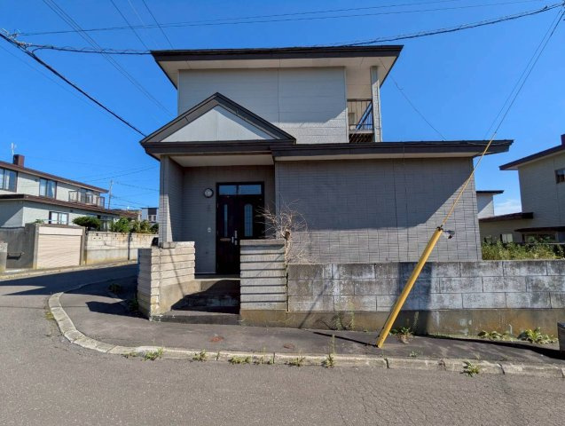 桜ケ岡2丁目　事務所跡中古住宅の外観