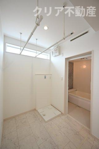 【ランドリースペース】 | スマート・ワン シティ 太田市龍舞町2期 | 雨の日でも洗濯物を乾かせるランドリールーム