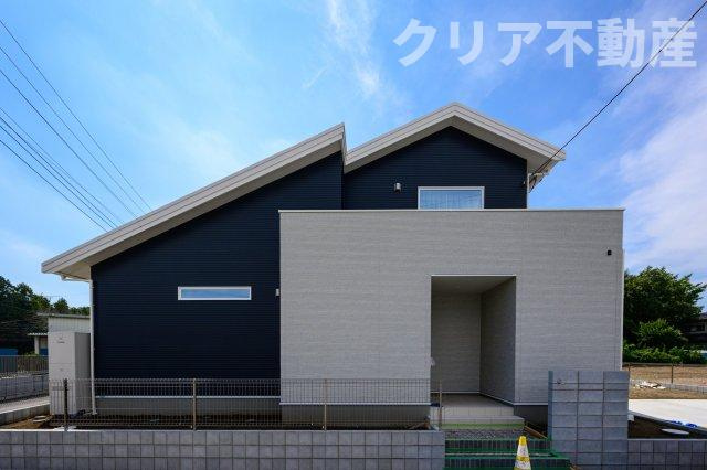 【外観】 | スマート・ワン シティ 太田市龍舞町2期 | スッキリクリアな青空に映えるエクステリア！
日当たり良好な立地です♪