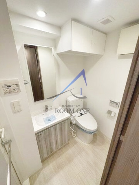 Ｌ’ＡＶＥＮＩＲ　Ｓｔａｔｉｏｎ　ｔｏｗｅｒの洗面所|独立洗面台です。