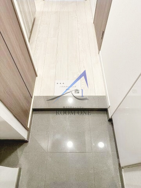 Ｌ’ＡＶＥＮＩＲ　Ｓｔａｔｉｏｎ　ｔｏｗｅｒの玄関|玄関です。