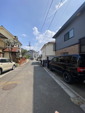 東久留米市八幡町2丁目戸建の前面道路含む現地写真