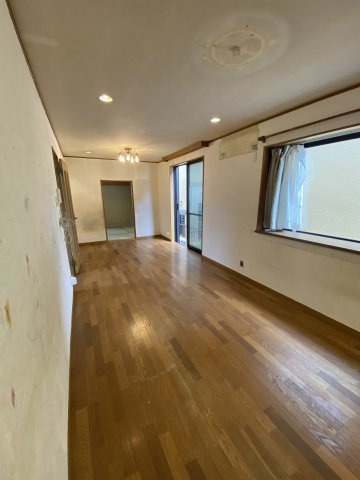 東久留米市八幡町2丁目戸建の居間・リビング
