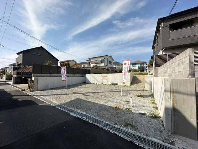明石市上ノ丸2丁目の外観|【現地土地】
2WAYアクセス可能、JR山陽本線「明石」駅・山陽電鉄「山陽明石」駅まで徒歩9分！姫路方面、三ノ宮・大阪方面へアクセスできるため毎日の通勤・通学も快適です。