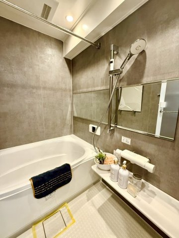 ナイスパークステージ横濱鶴ヶ峰の浴室|浴室乾燥機・追い焚き機能付きバスルーム。上質な空間で一日の疲れを癒せます。