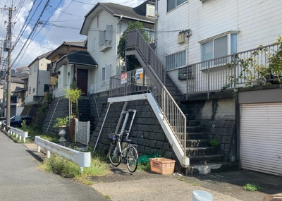 【外観】 | モビリアＴＯＫＩ | 土地の面積＝住宅面積ではありません。建ぺい率の問題などで、土地のある場所によって住宅を建てられる面積は限られています。高さもしかり、「土地」という言葉の中には、建築条件も含まれると考えておきましょう。