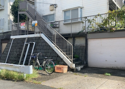 【外観】 | モビリアＴＯＫＩ | 土地購入を検討されている場合、境界杭がない状態で購入してしまうと境界確定測量をする必要があり、費用がかかります。購入の前に、売主、隣土地所有者立ち合いのもと境界を確定し境界杭を設置するのがベストです。