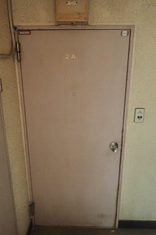 サンシティ弥生の玄関