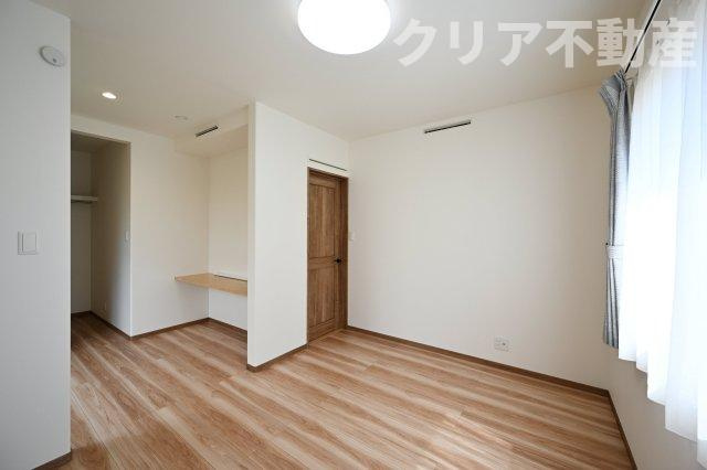 【収納】 | スマート・ワン シティ 太田市龍舞町2期 | 日当たりのよい寝室は大容量のウォークインクローゼット付き！