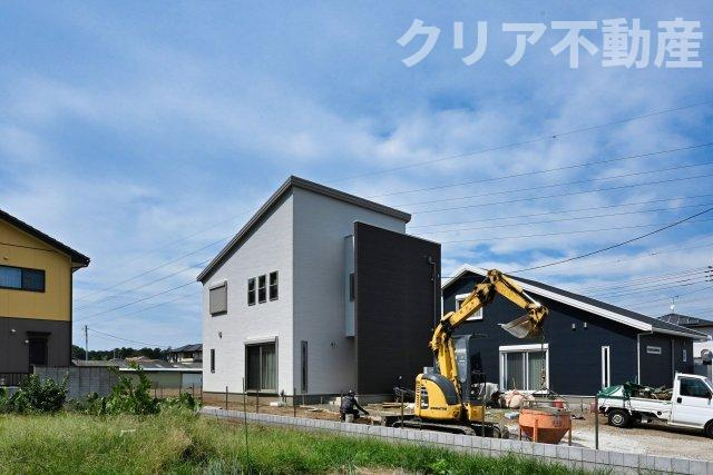 【外観】 | スマート・ワン シティ 太田市龍舞町2期 | スッキリクリアな青空に映えるエクステリア！
日当たり良好な立地です♪