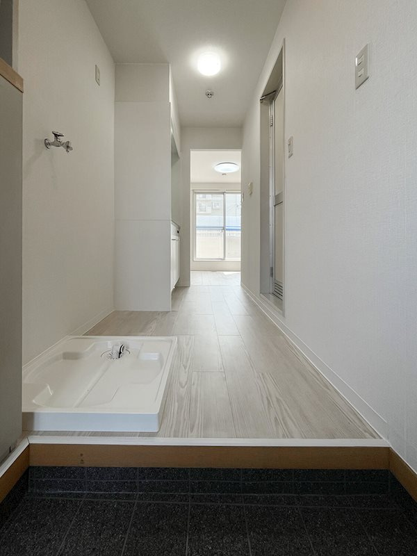 神戸市東灘区北青木４丁目のマンションの玄関