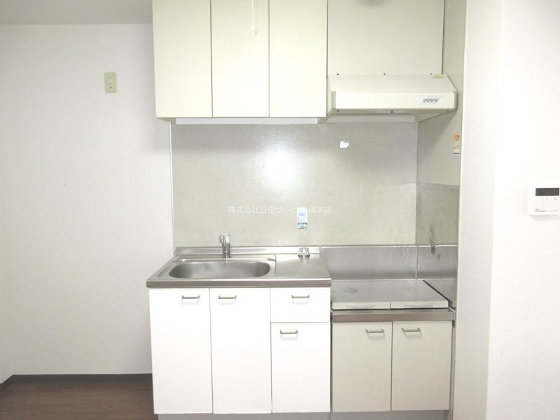 神戸市東灘区北青木４丁目のマンションのキッチン