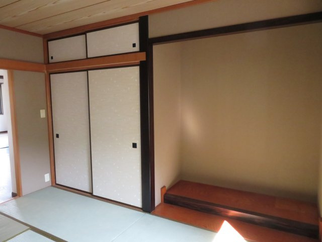 梅ケ谷町売家の和室|来客時にも便利な和室付き