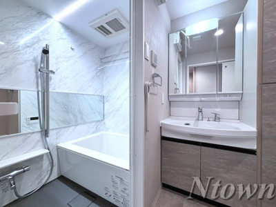 【洗面所】 | THE LOUNGE LINEAR GATE | ゆったりとスペースのある洗面所