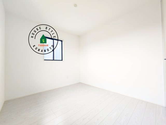 N・熊本市北区大窪5丁目第1-2棟（1号棟）　の内観：施工例|柔らかい陽光が差し込む明るいお部屋を演出する設計。彩光の取れる窓が気持ちの良いお部屋を創り上げます。