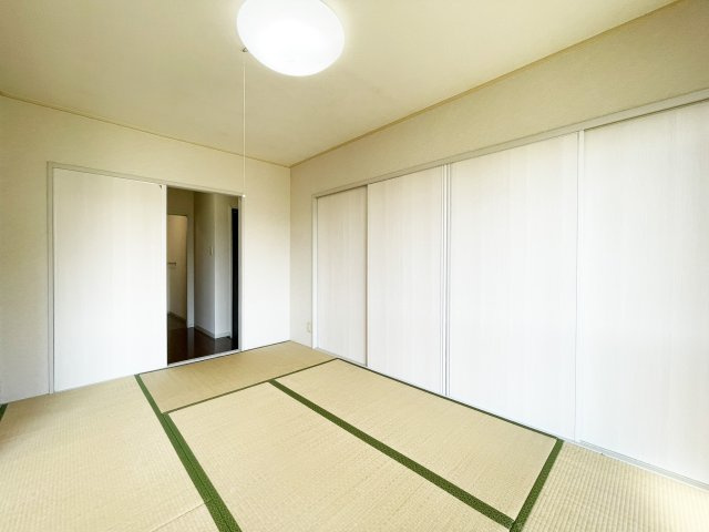 ディアス名東の内装