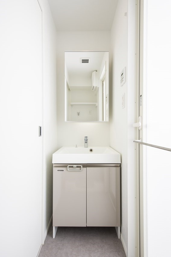 新品家具付きマンション築港本町3(KaGood福岡)の独立洗面台