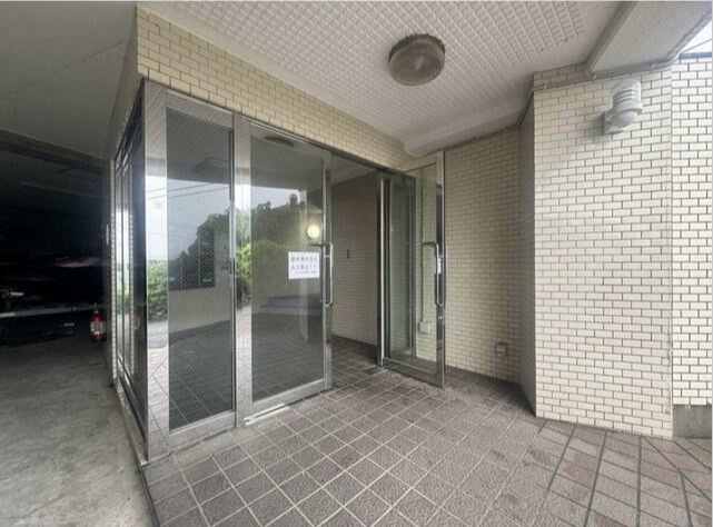 ルシーヌ南熱海第2のエントランス