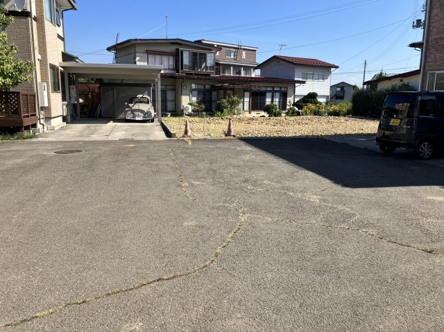【売地】中山町大字長崎字桜町土地の前面道路含む現地写真
