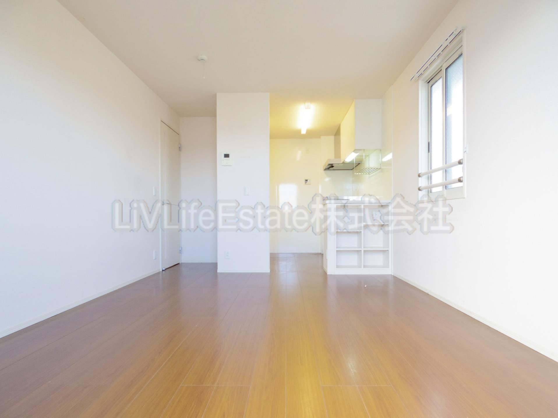 小平市鈴木町１丁目のアパートの居間・リビング