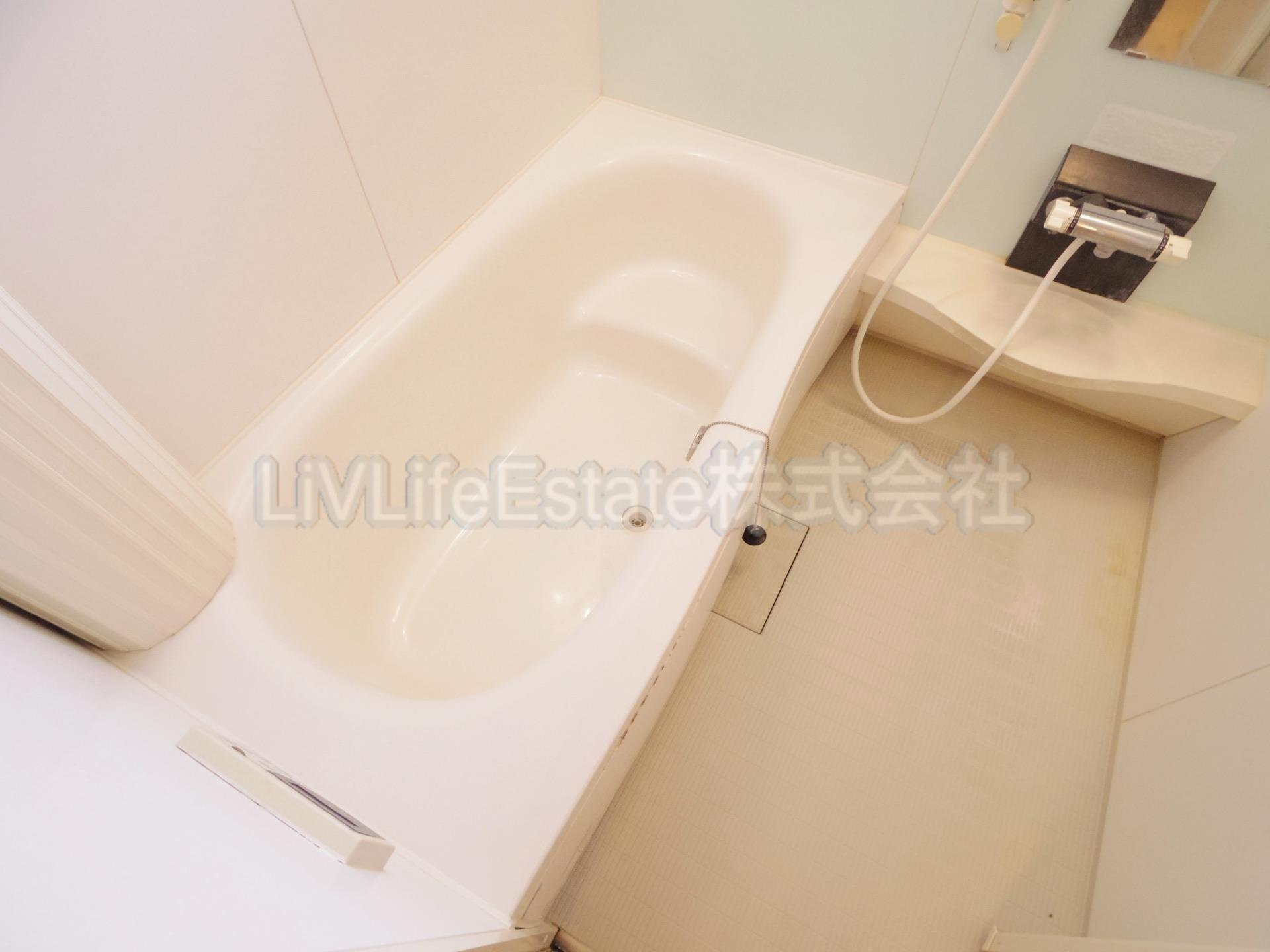 小平市鈴木町１丁目のアパートの浴室