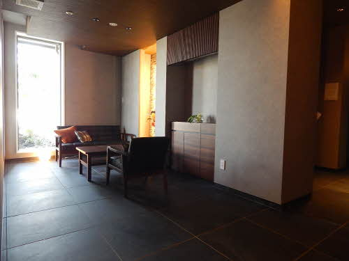 BEREO STAGE 新鳥栖のロビー|高級感溢れるロビーです♪