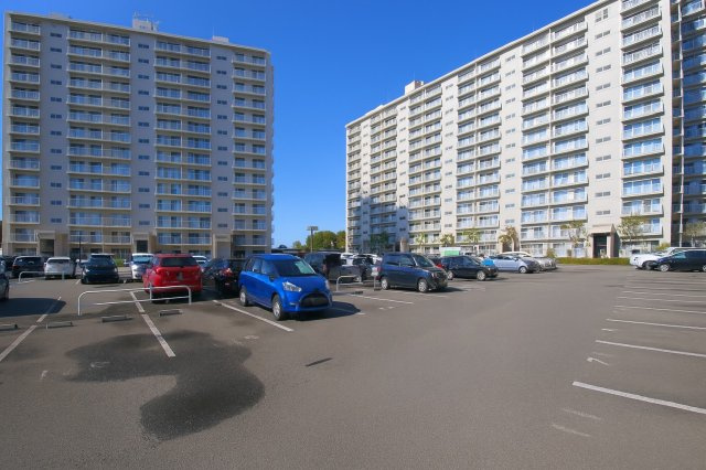 イトーピア星置シティビュー弐番館の駐車場