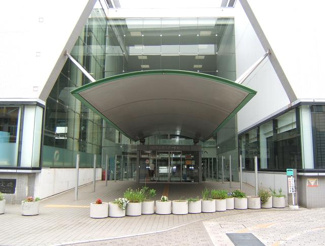 【エントランス】 | ミレハイム | 川口市立西スポーツセ…まで502m