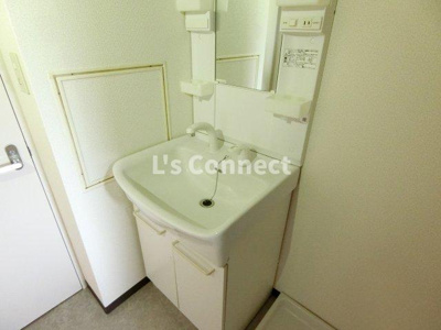 【洗面所】 | リバーサイドヒル及川 | 朝の支度もスムーズな独立洗面台。