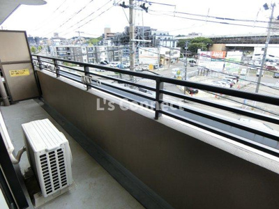 【バルコニー】 | リバーサイドヒル及川 | ３階のお部屋で洗濯物もたくさん干せます。