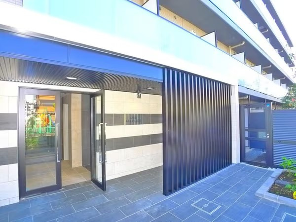 ＡＺＥＳＴ金町のエントランス