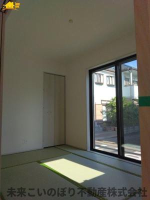 【和室】 | AiTOWN久喜市久喜東1丁目2号棟 | 家事の合間にちょっとひと休み♪足をのばして寛げる和室♪客間やキッズスペースにも最適です♪