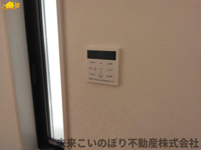 【発電・温水設備】 | AiTOWN久喜市久喜東1丁目2号棟 | 給湯スイッチパネルでリビングからお風呂のお湯の準備ができますよ