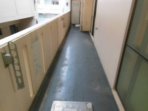 ウイングシャトー壺川のバルコニー