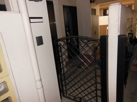 ウイングシャトー壺川の玄関